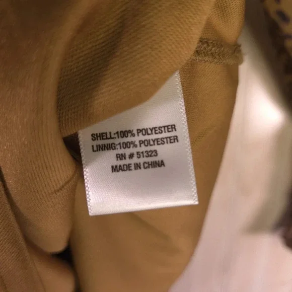 CeCe‎ Leopard Print Smocked Off Shoulder Ruffled Sleeve Sheer Top Size XS Boho - Picture 6 of 9